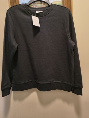 Gap Crew Neck Black